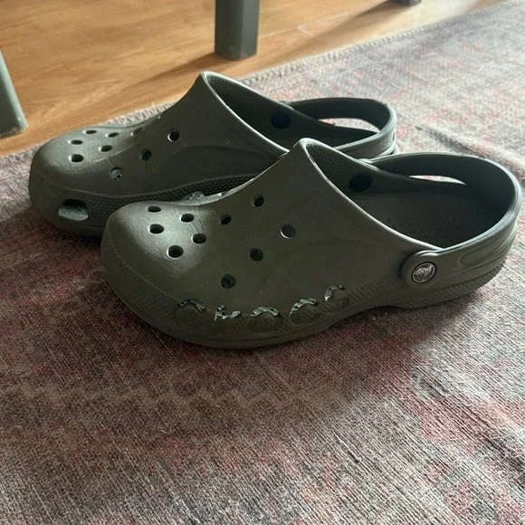CROCS Classic Clog in Olive Green - Picture 2 of 3